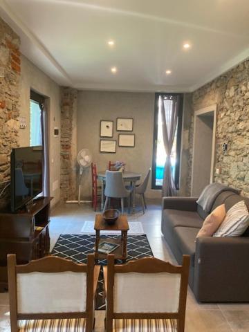 Villa Bacchetta - Stone Cottage Oleggio Castello Екстер'єр фото