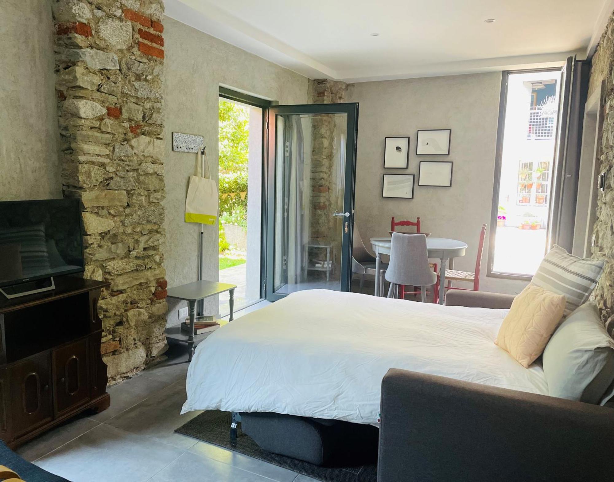Villa Bacchetta - Stone Cottage Oleggio Castello Екстер'єр фото